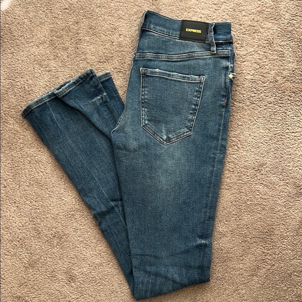 EXPRESS skyscraper mid rise jeans | 8L